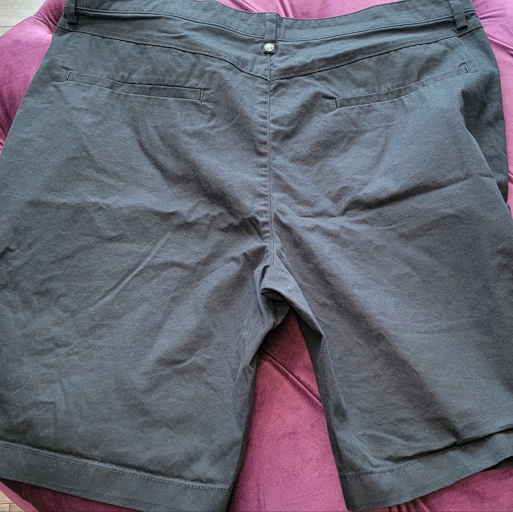 Joseph Abboud Men"s black shorts